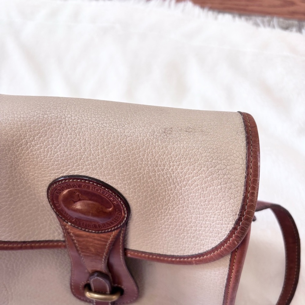 Dooney & Bourke Vintage 90s Essex Saddle Pebbled Leather Crossbody Bag - Picture 14 of 15
